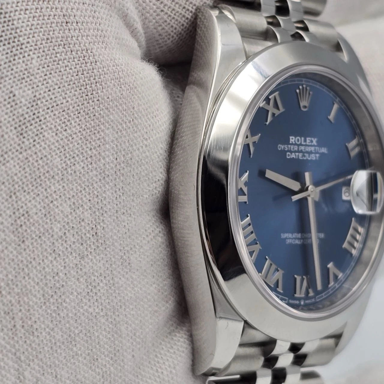NEW 2025 Rolex Datejust 41mm 126300 Blue Roman Dial Smooth Jubilee UNWORN