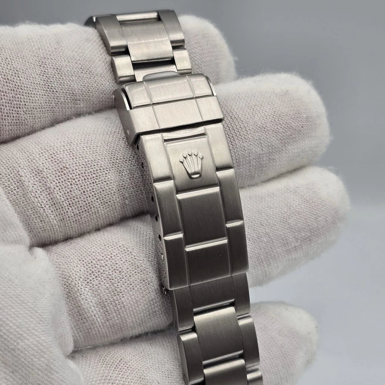 MINT PAPERS 2004 Rolex Submariner Date NO HOLES Black Dial 40mm Watch 16610