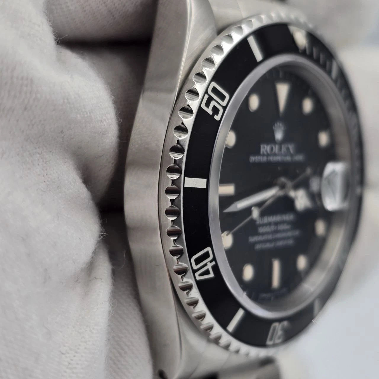 MINT Rolex Submariner Date 16800 Stainless Steel Black 40mm Oyster Watch