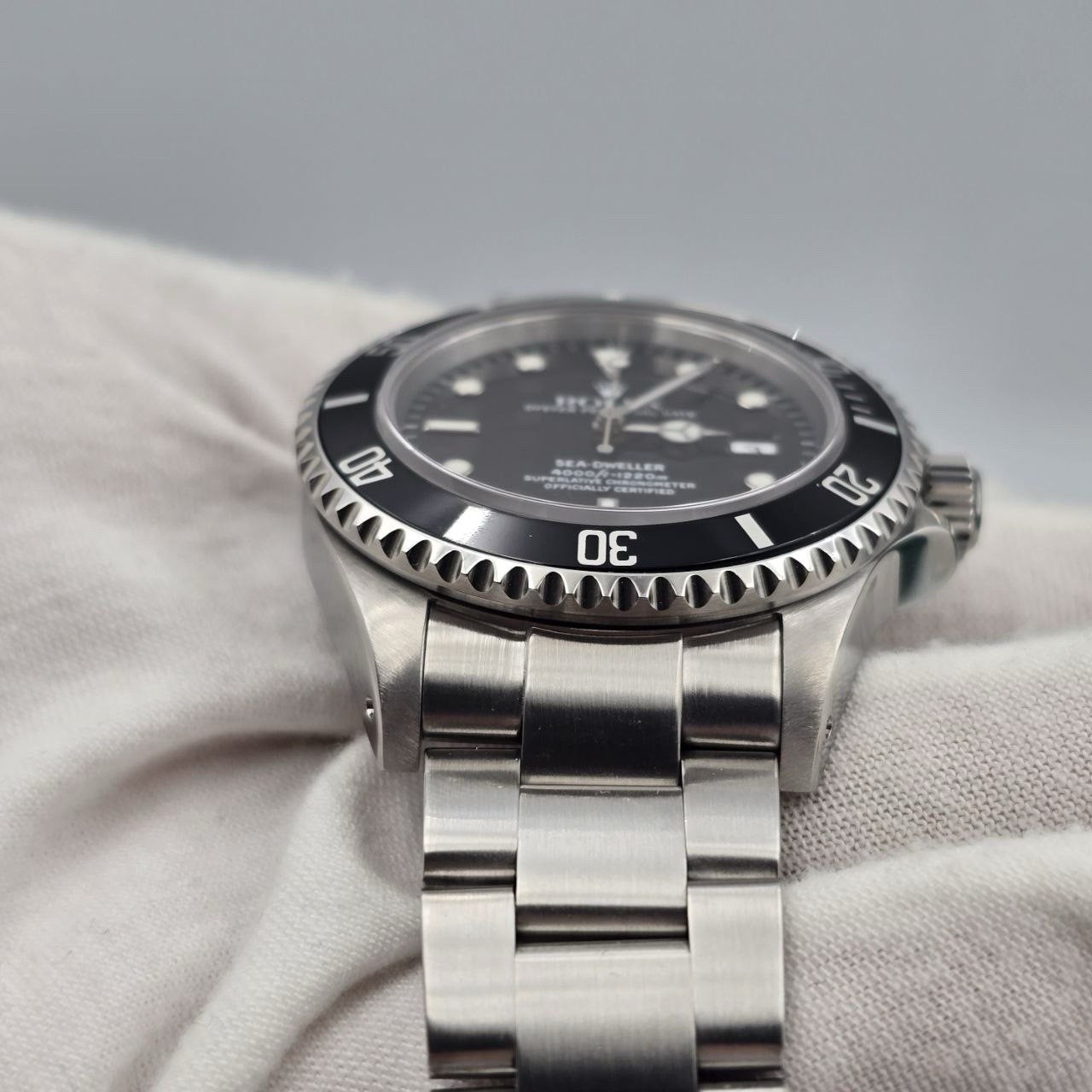 Rolex Sea-Dweller 16600 Stainless Steel Black Dial 40mm Watch