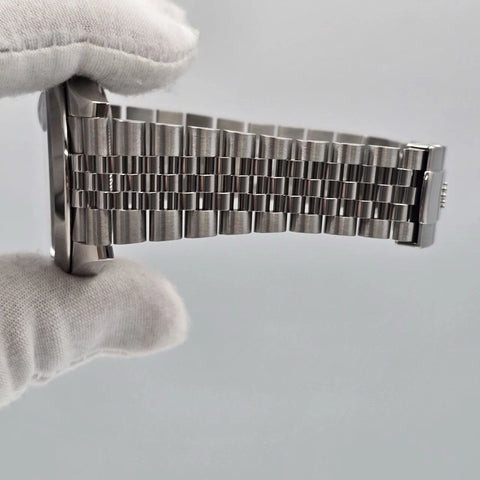 PAPERS 2025 MINT Rolex Datejust 41mm Smooth Mint Green Dial Jubilee 126300 BOX