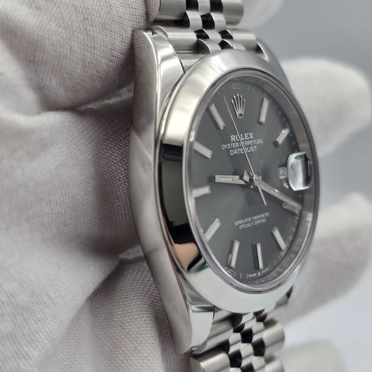 PAPERS 2021 Rolex Datejust 41mm 126300 Rhodium Grey Smooth Bezel Jubilee BOX