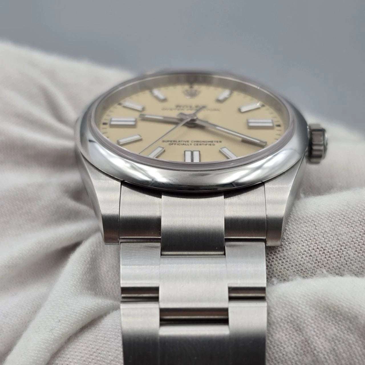 PAPERS 2025 Rolex Oyster Perpetual Stainless Steel 41mm Beige Dial 134300 BOX