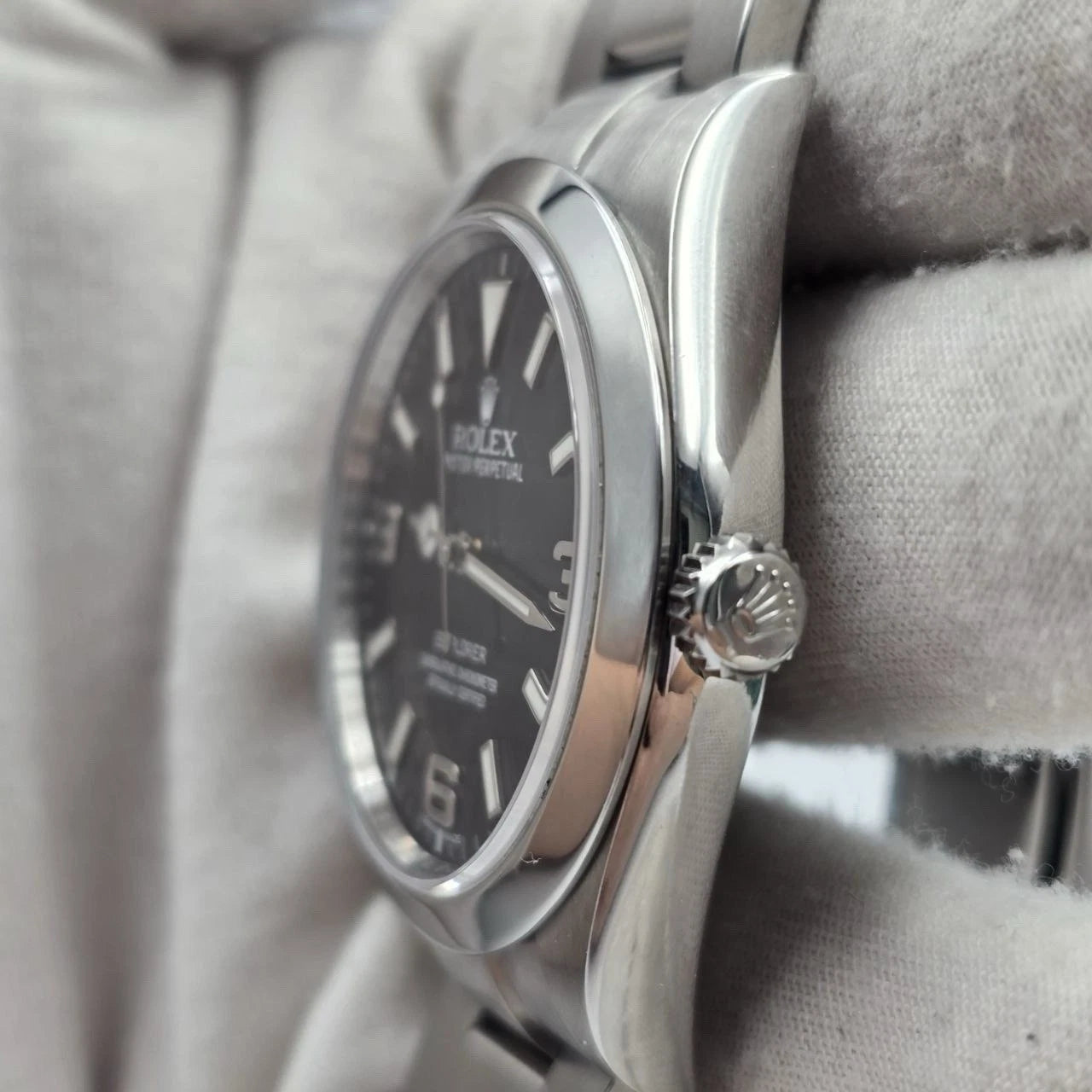 Rolex Explorer I 214270 4