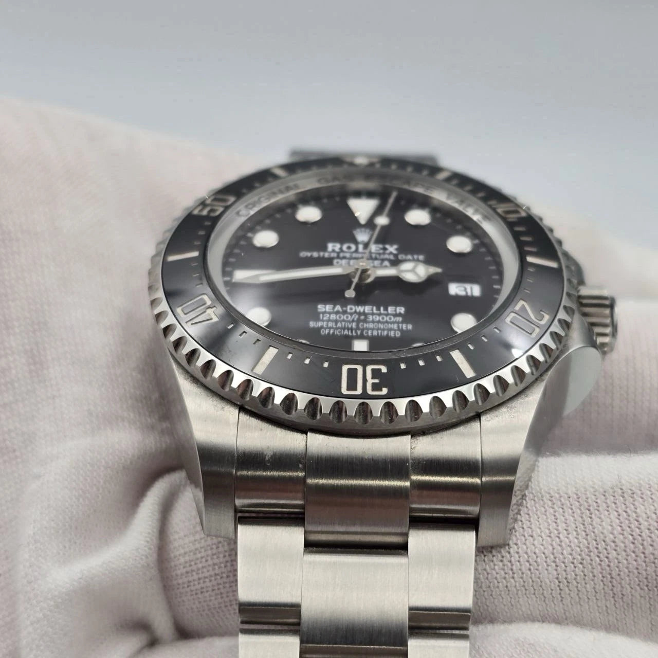 PAPERS 2023 Rolex Sea-Dweller Deepsea Black Ceramic Steel Dive 44mm 136660 BOX