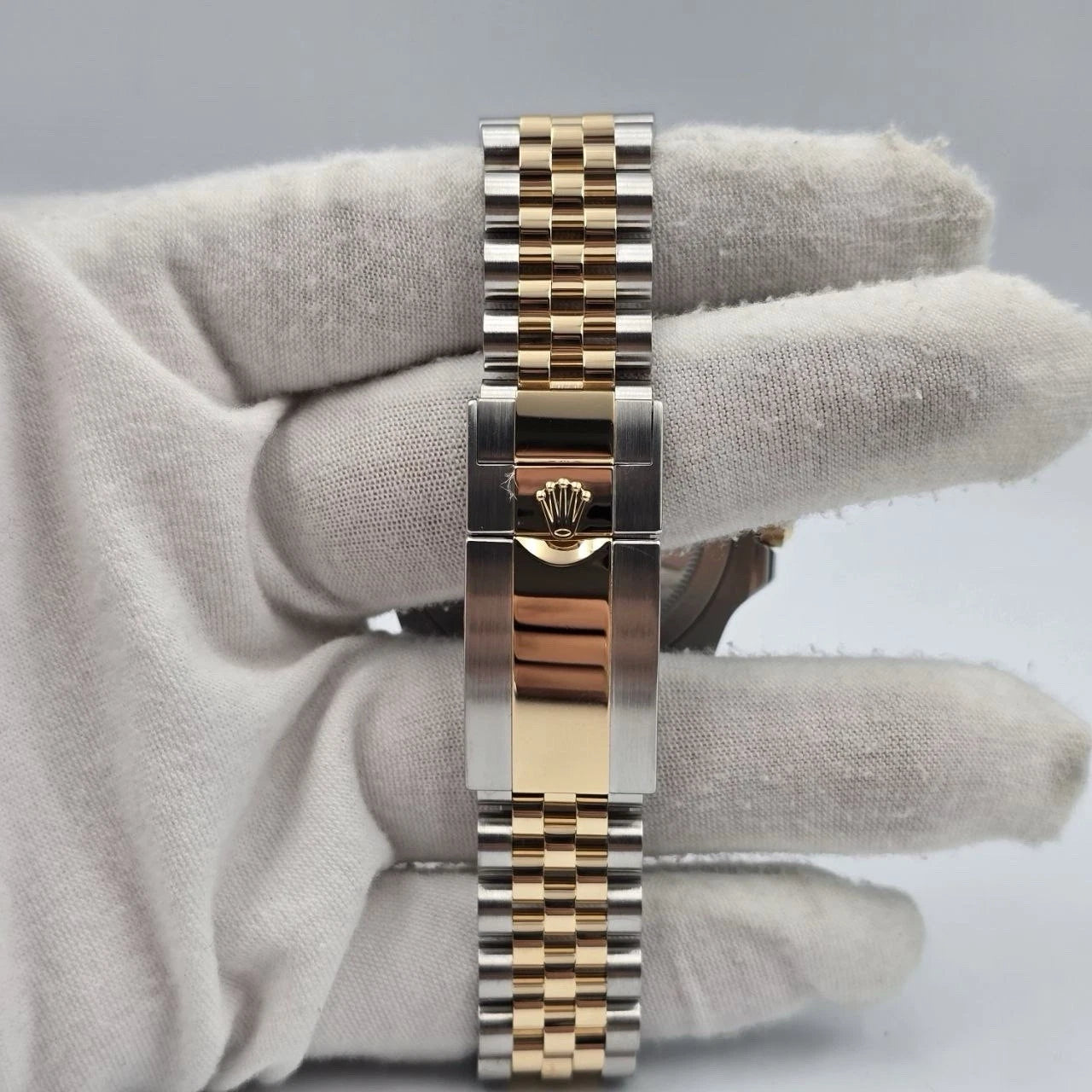PAPERS 2025 Rolex GMT-Master II 40mm 126713GRNR Two-Tone Zombie Jubilee BOX