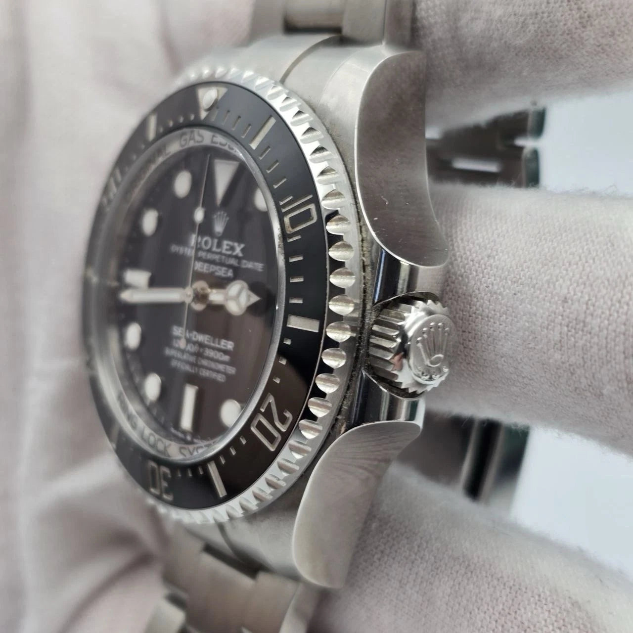 PAPERS 2023 Rolex Sea-Dweller Deepsea Black Ceramic Steel Dive 44mm 136660 BOX