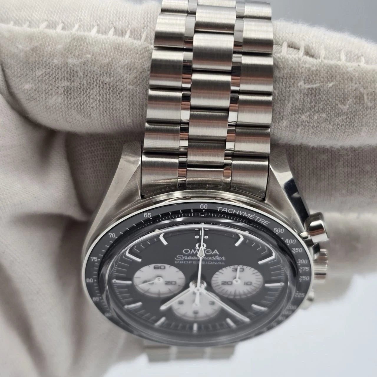 NEW 2026 Omega Speedmaster Moonwatch 42mm Reverse Panda 310.30.42.50.01.004
