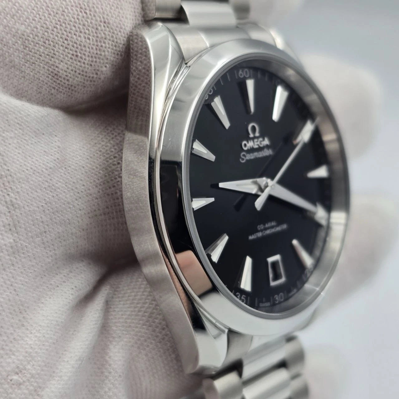 PAPERS 2025 Omega Seamaster Aqua Terra Black Dial 41mm 220.10.41.21.01.002 BOX