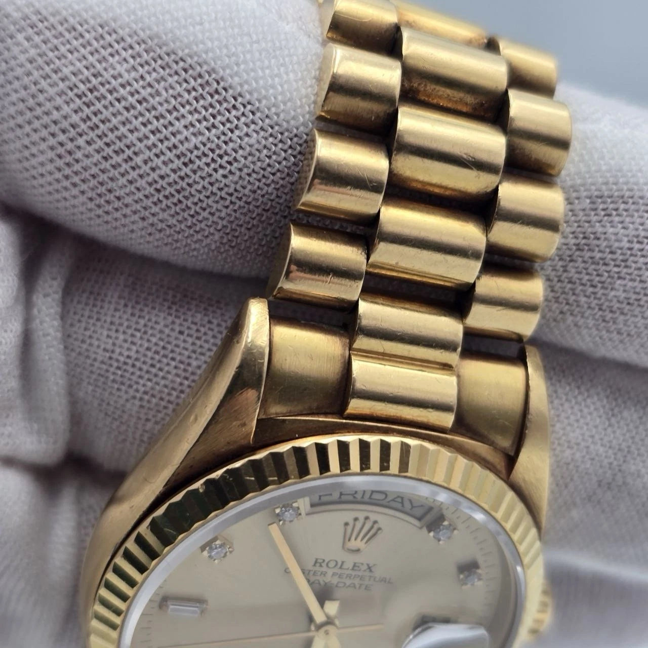 Rolex 18K Gold Day-Date President Gold Champagne Diamond Dial 36mm Watch 18238