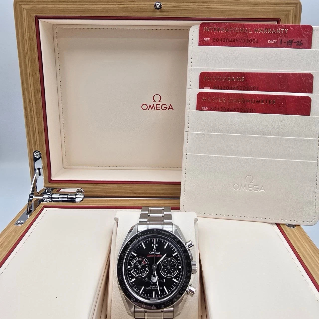 NEW 2026 Omega Speedmaster Moonphase 304.30.44.52.01.001 Black Dial 44mm Watch