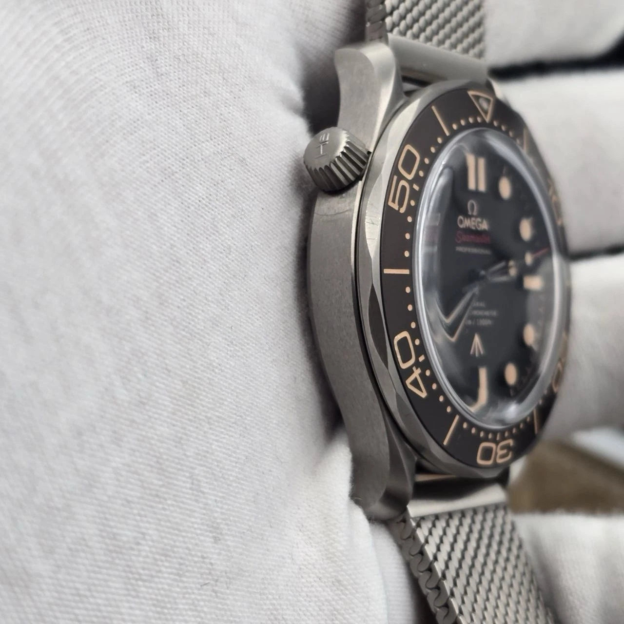 NEW 2025 OMEGA Seamaster Diver 300M 007 NTTD 42mm 210.90.42.20.01.001 UNWORN