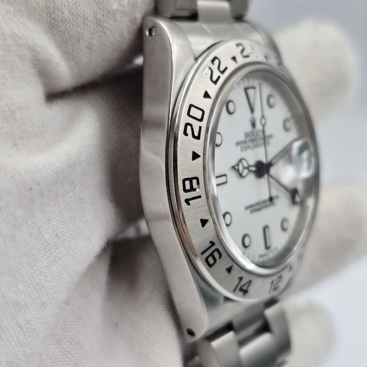Rolex Explorer II 16570 2