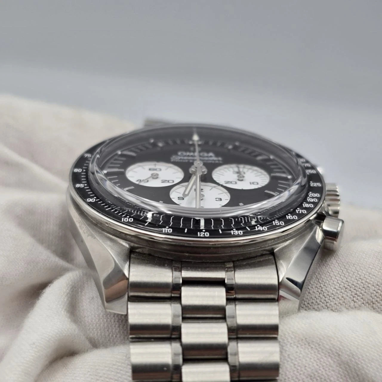 Omega Speedmaster Moonwatch Reverse Panda