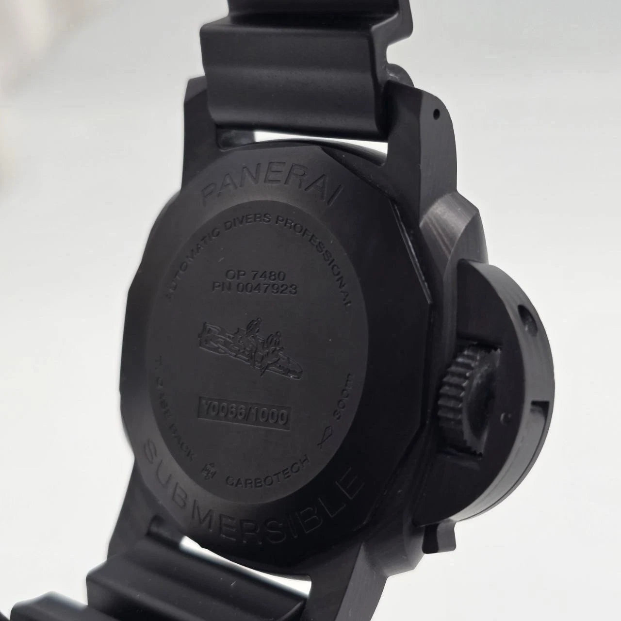 2025 PAPERS Panerai Submersible Carbotech Black Dial 42mm PAM02231 BOX