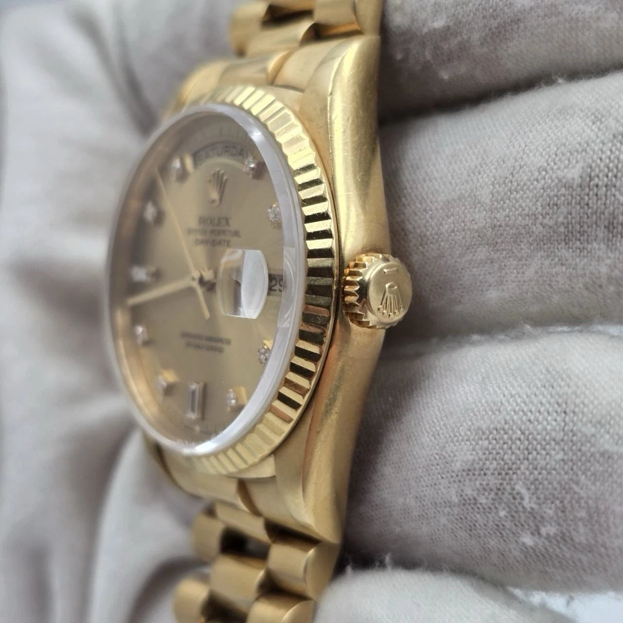 Rolex Day-Date President Gold Champagne Diamond 36mm 18238