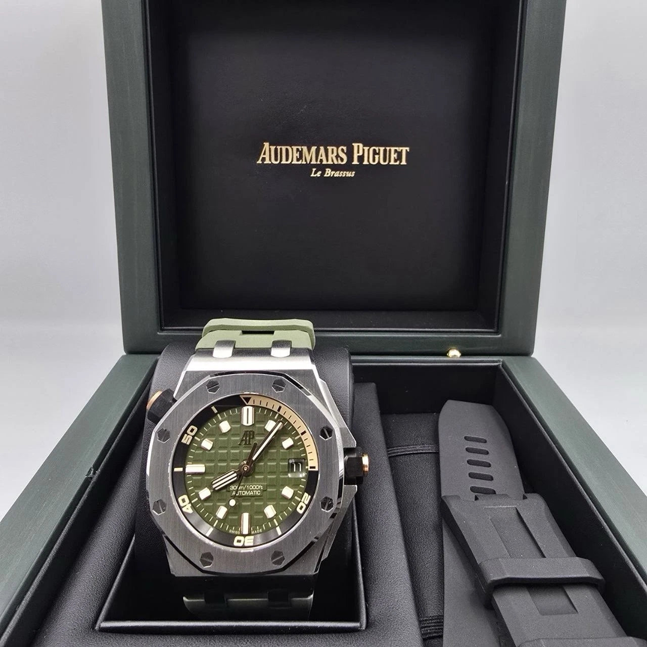 Audemars Piguet Royal Oak Offshore 15720ST 2
