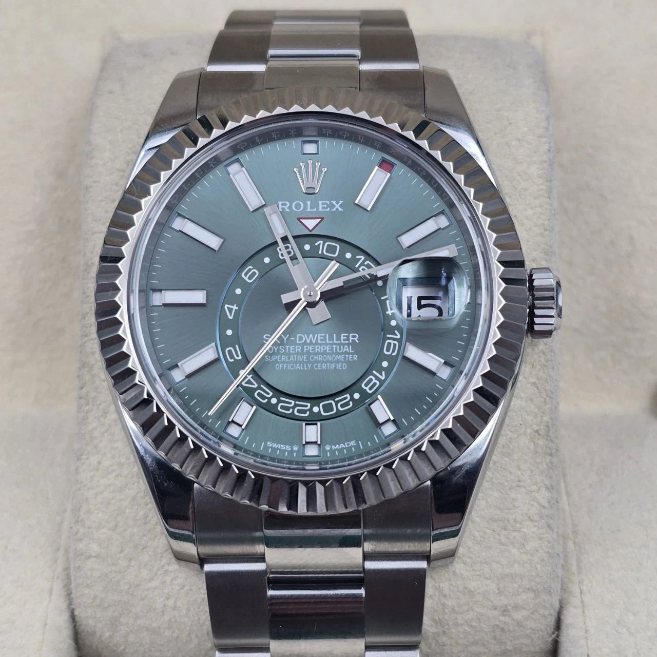 PAPERS 2025 Rolex Sky-Dweller Mint Green Oyster Fluted Bezel 42mm 336934 BOX