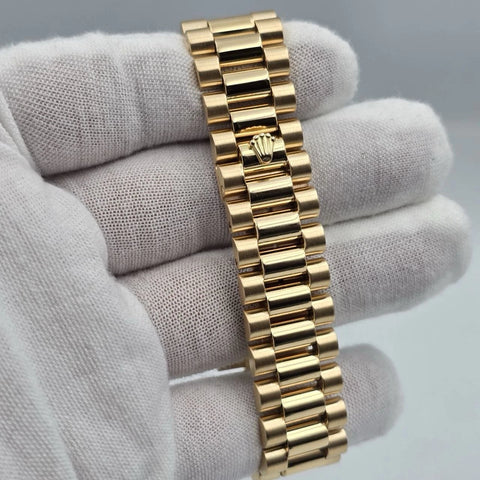MINT Rolex 18K Gold Day-Date President Gold Champagne Dial 36mm Watch 18238