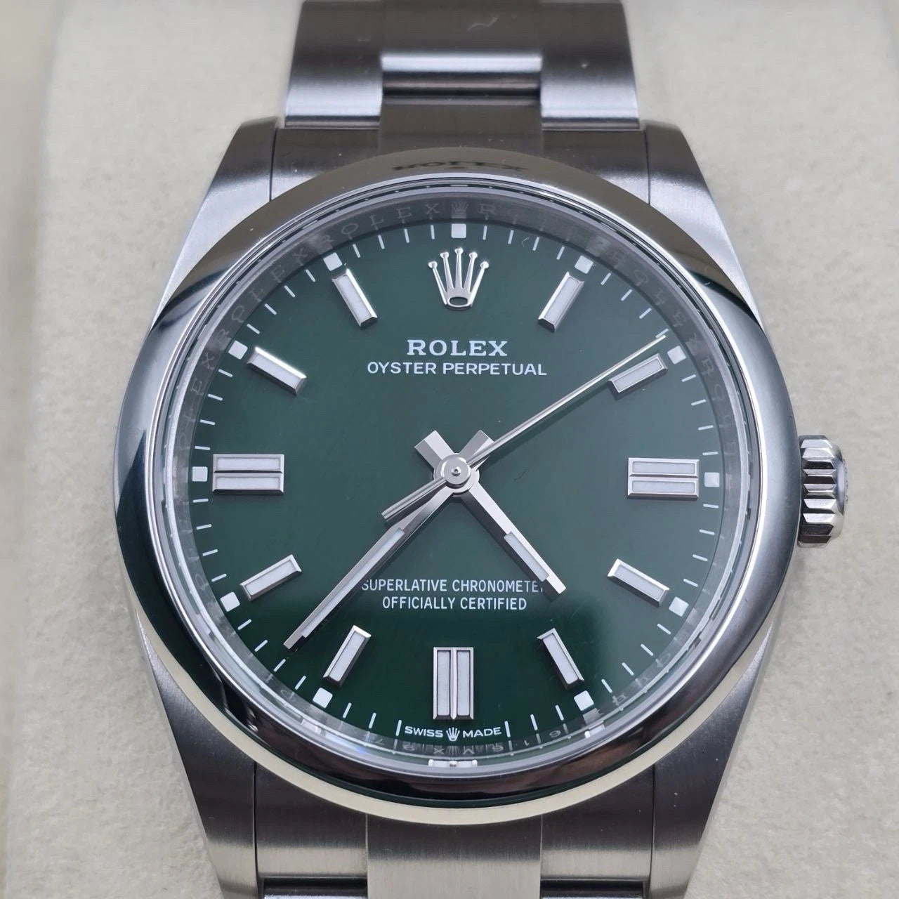 NEW 2025 Rolex Oyster Perpetual 36mm 126000 Green Dial UNWORN