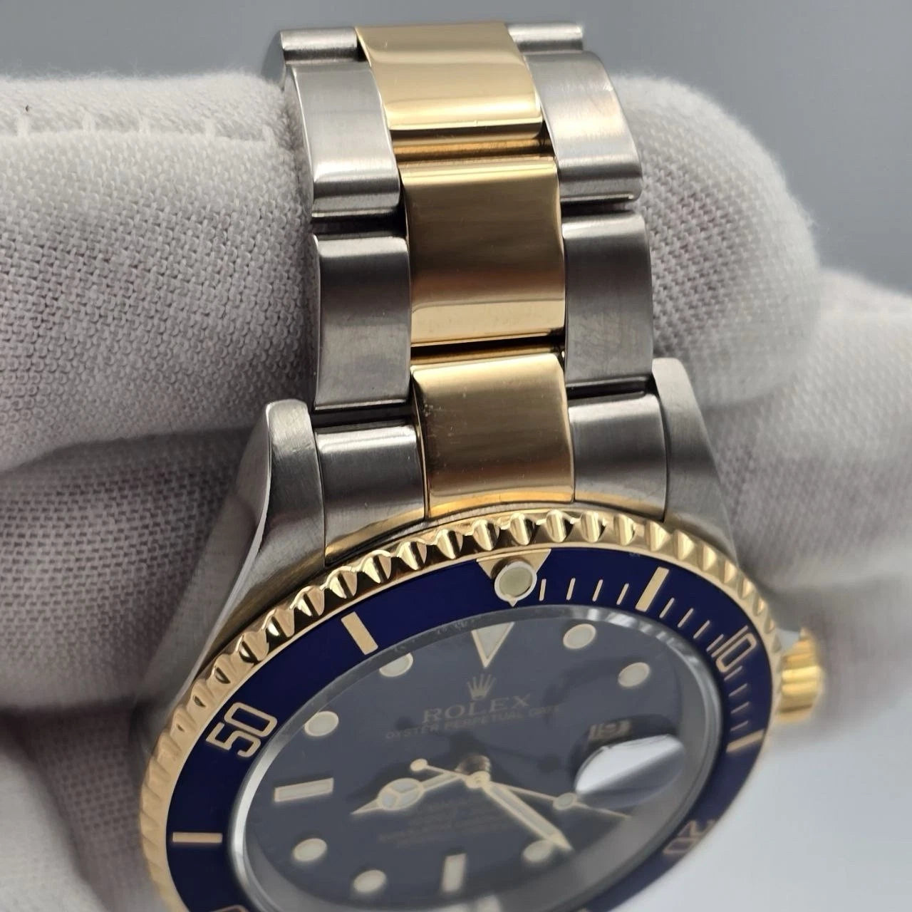 2005 Rolex Submariner 16613 NO HOLES Blue Dial Two Tone Steel Gold 40mm Watch