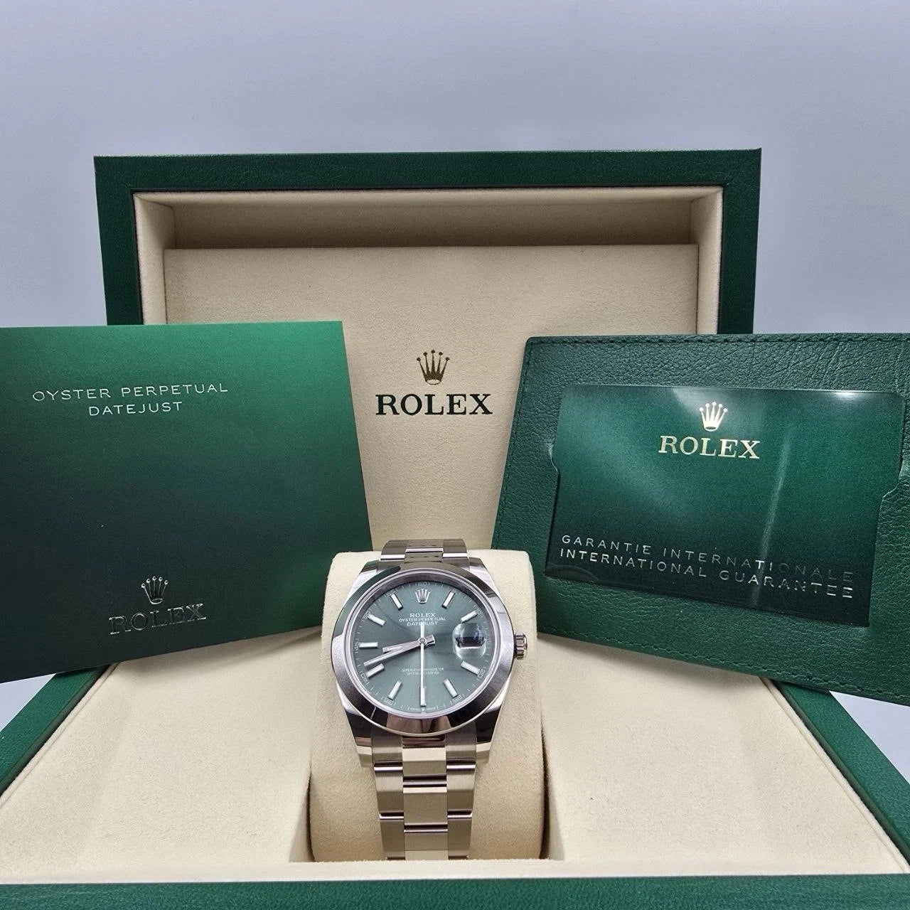 NEW 2025 Rolex Datejust 41mm Mint Green Steel Smooth Bezel Oyster 126300 UNWORN