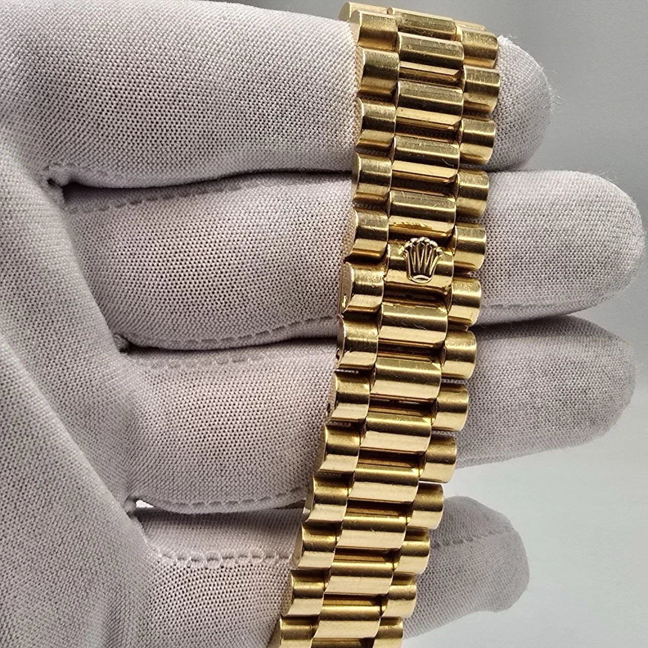 Rolex Day-Date 18038 President 18k Gold 36mm Factory Champagne Diamond Dial