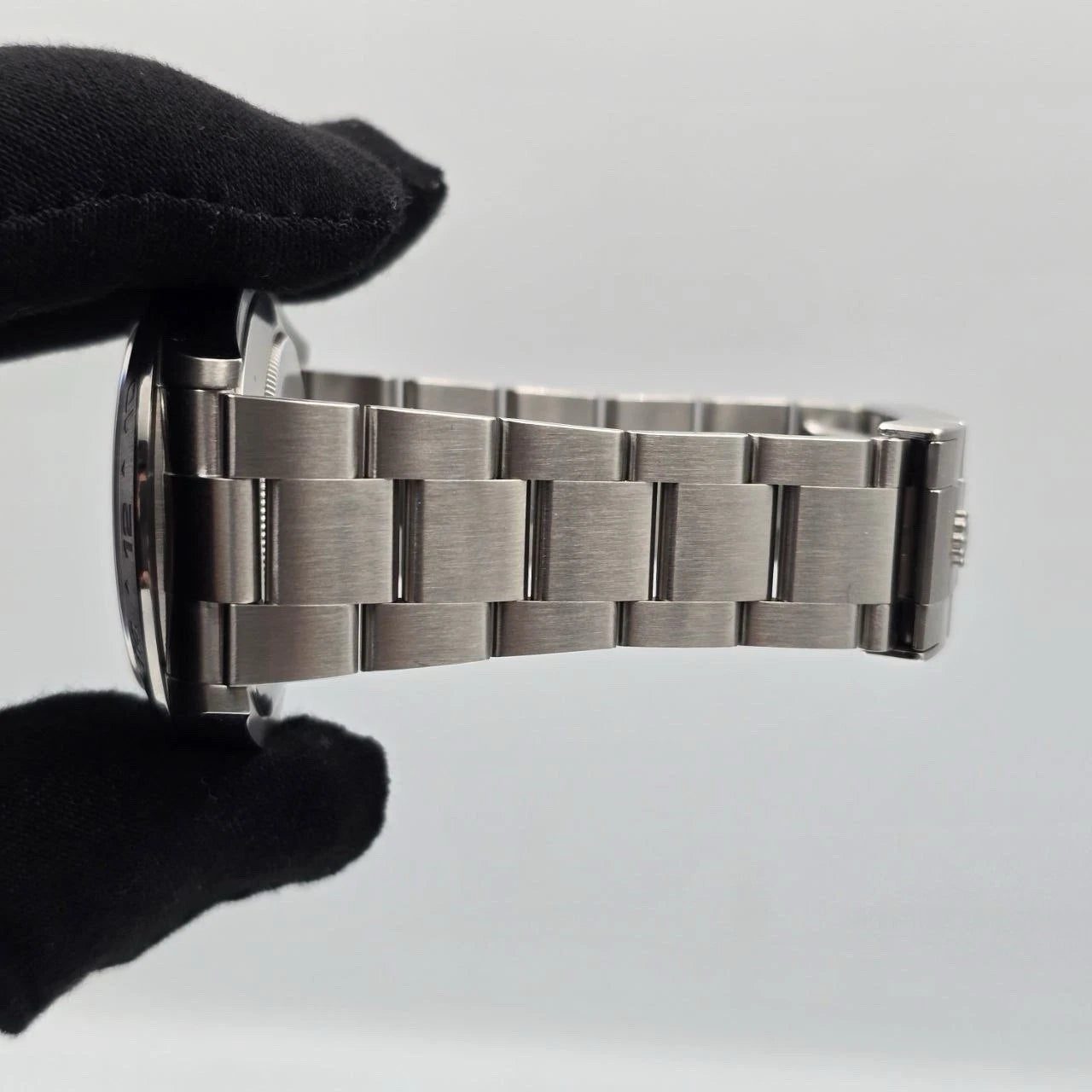 PAPERS 2024 Rolex Explorer II 42mm 226570 White Polar Dial BOX