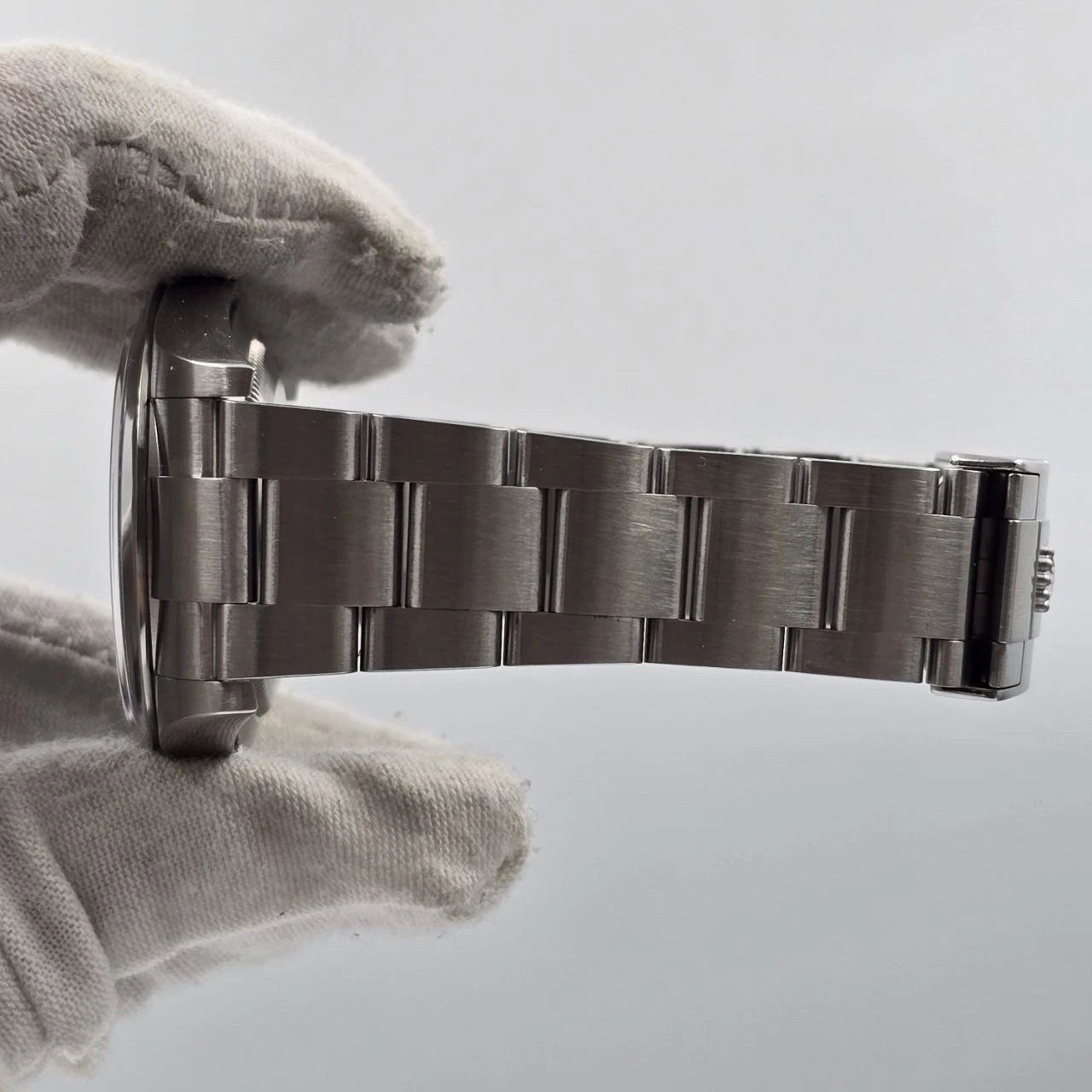Rolex Explorer I 214270 9