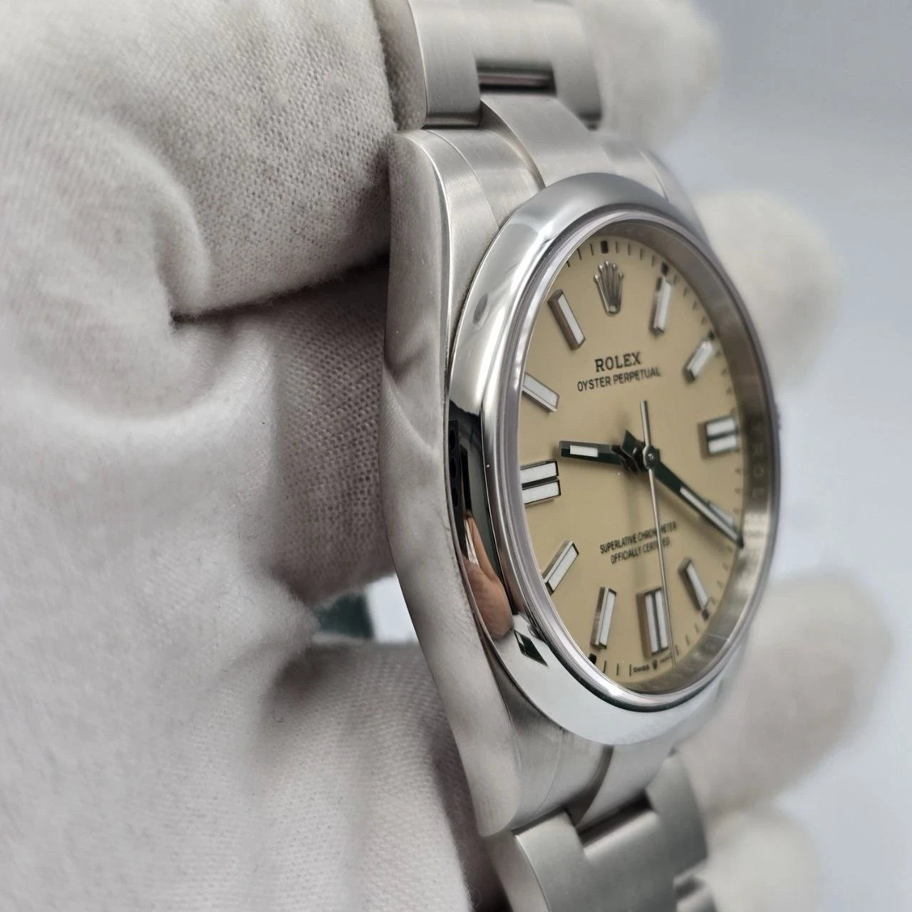 PAPERS 2025 Rolex Oyster Perpetual Stainless Steel 41mm Beige Dial 134300 BOX