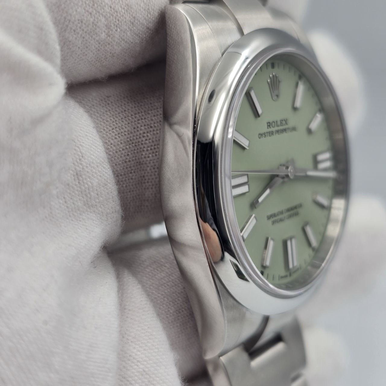 NEW 2026 Rolex Oyster Perpetual Pistachio Dial Stainless Steel 41mm 134300