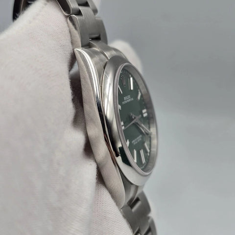 2025 PAPERS Rolex Oyster Perpetual 41mm Green Stainless Steel 124300 BOX