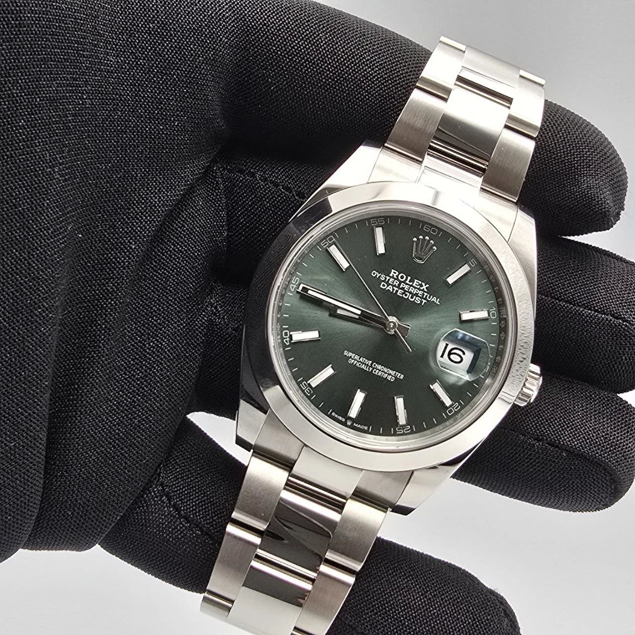 NEW 2025 Rolex Datejust 41mm Mint Green Steel Smooth Bezel Oyster 126300 UNWORN