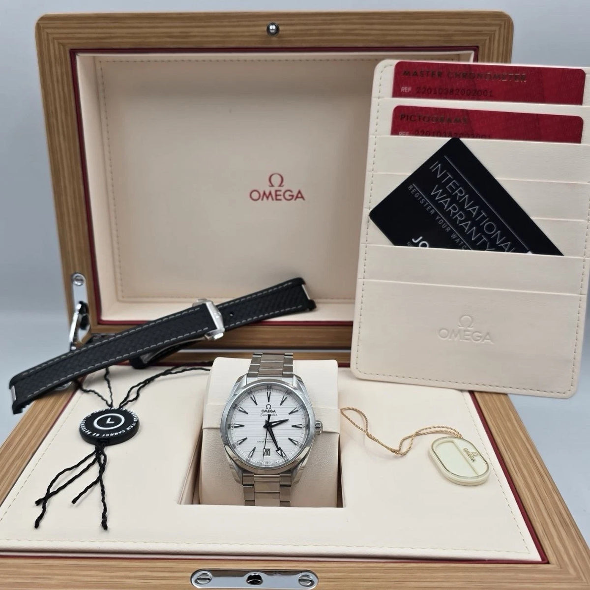 2024 Omega Seamaster Aqua Terra 220.10.38.20.02.001 38mm White Dial B+P