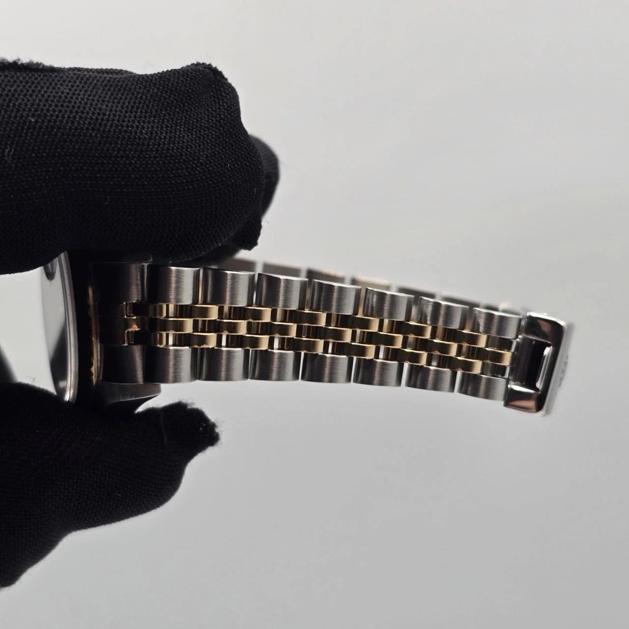 Rolex Lady Datejust Gold Steel Fluted Bezel White Roman Jubilee 26mm Watch 79173