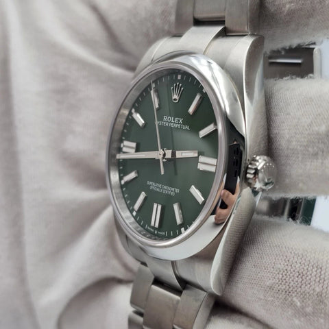 2024 PAPERS Rolex Oyster Perpetual 41mm Green Dial Steel 124300 BOX