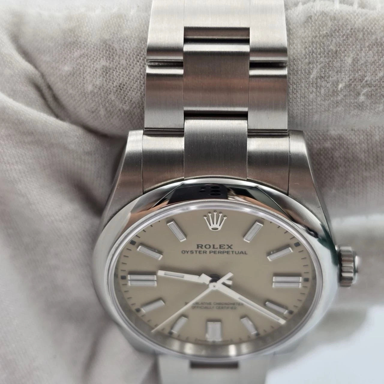 PAPERS 2025 Rolex Oyster Perpetual Stainless Steel 41mm Beige Dial 134300 BOX