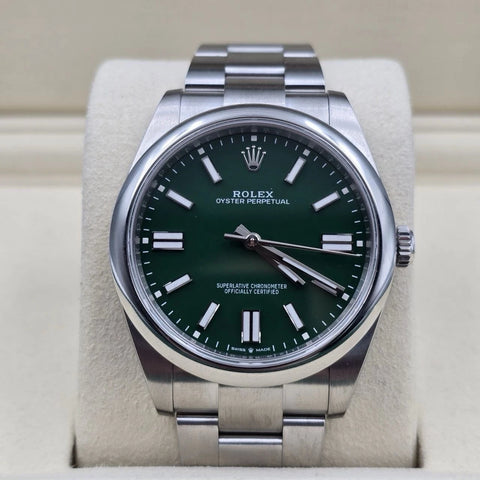 2025 PAPERS Rolex Oyster Perpetual 41mm Green Stainless Steel 124300 BOX