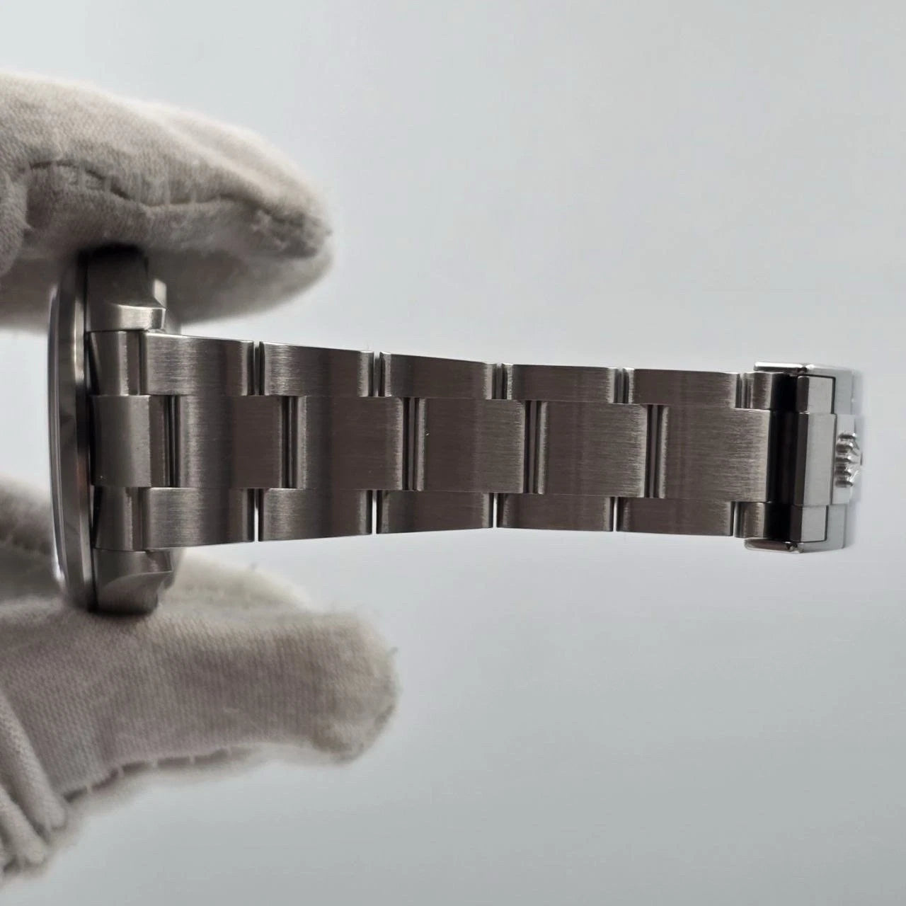 Rolex Explorer I 124270 10