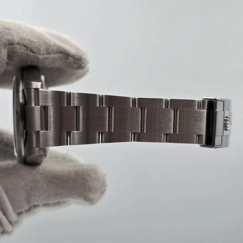 Rolex Explorer I 124270 10