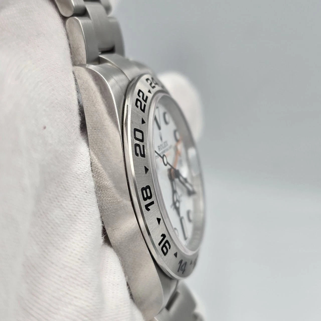2025 PAPERS Rolex Explorer II 42mm 226570 Stainless Steel Polar White Dial BOX