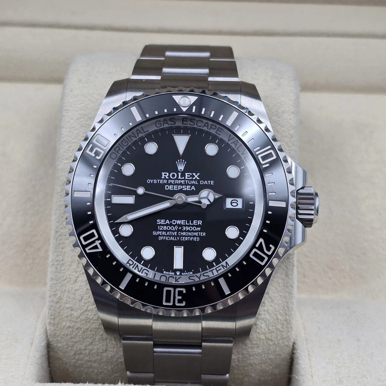 MINT 2023 PAPERS Rolex Sea-Dweller Deepsea Steel Black 44mm 136660 Watch BOX