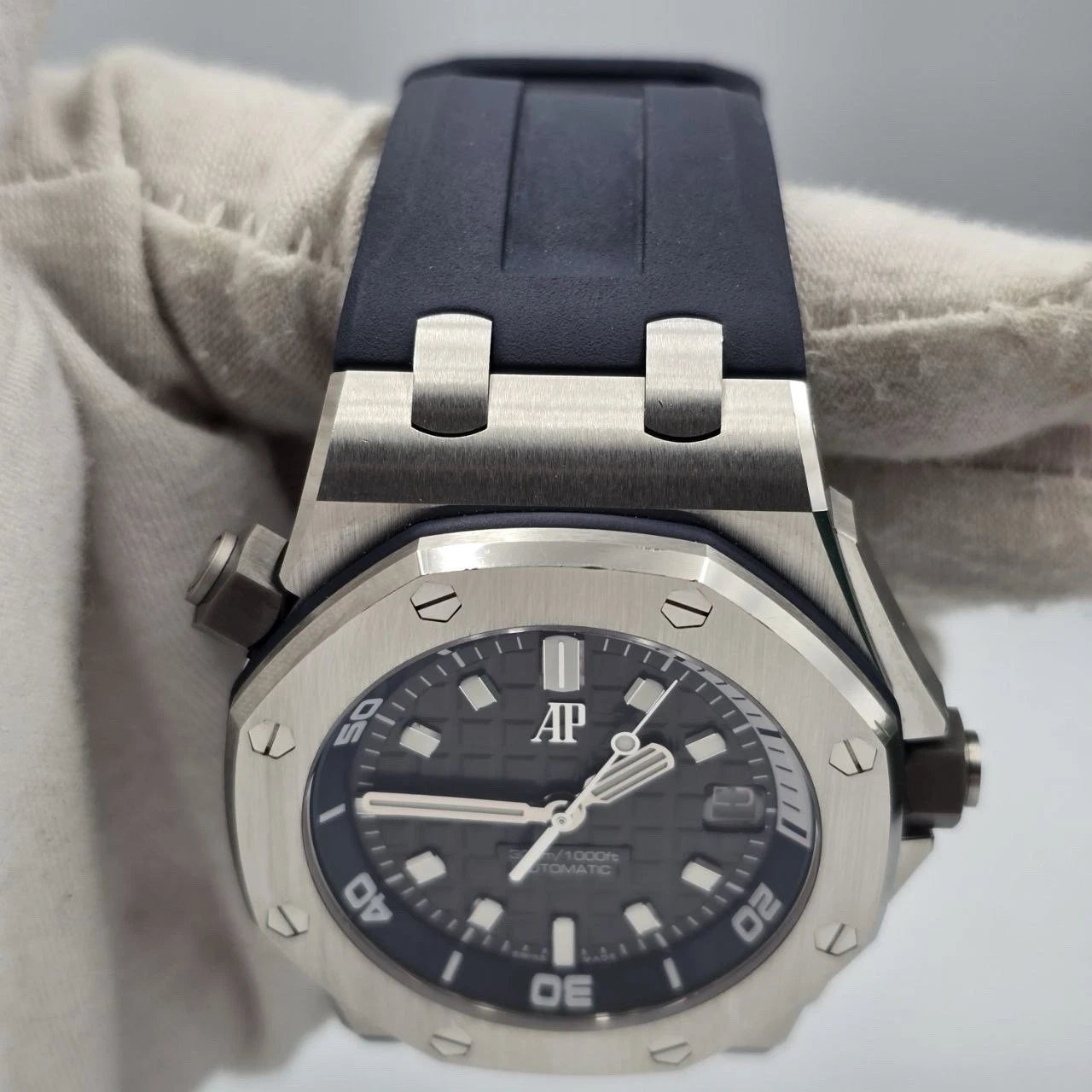 Audemars Piguet Royal Oak Offshore 15720ST