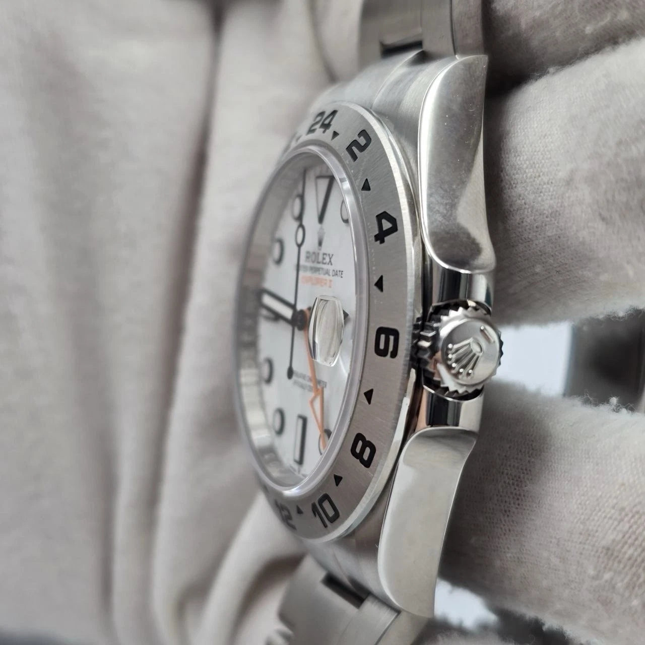 Rolex Explorer II 226570 4