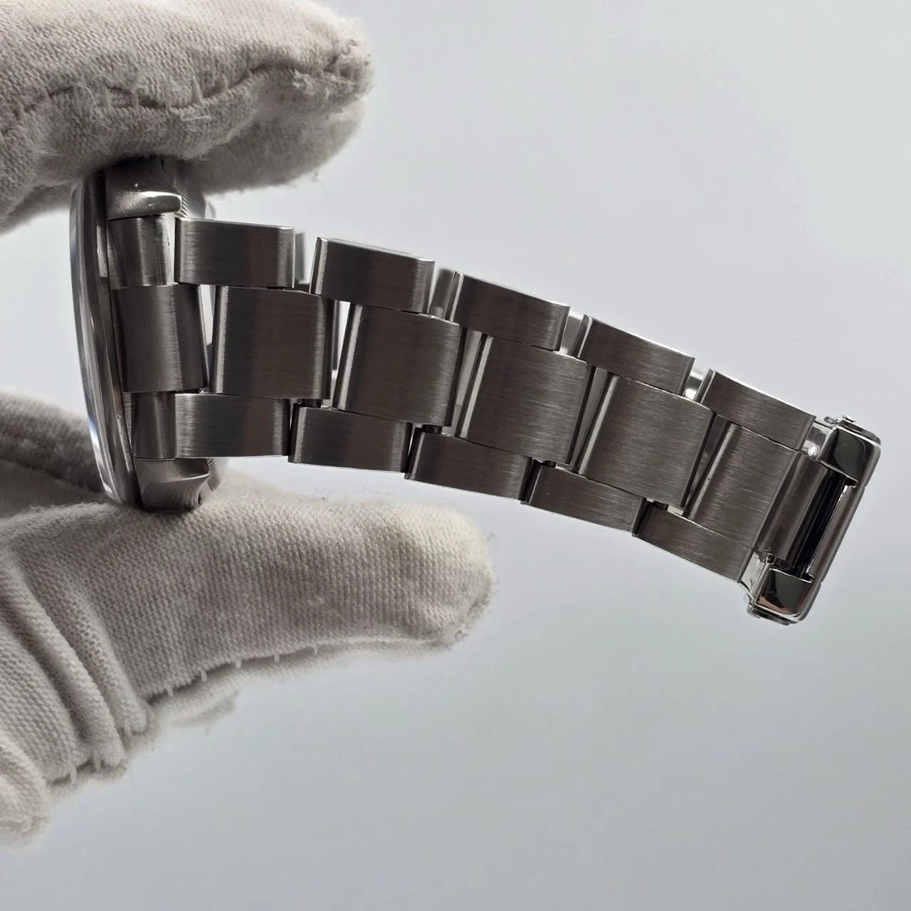 Rolex Explorer 114270 2005 9