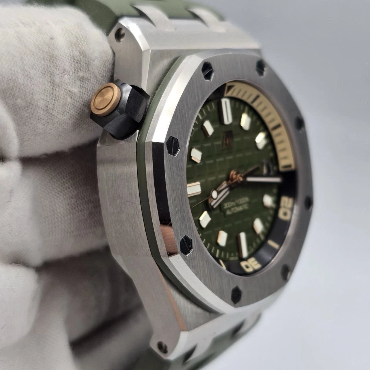Audemars Piguet Royal Oak Offshore 15720ST 3