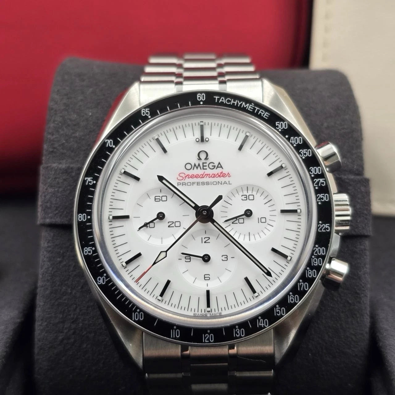 Omega Speedmaster White Dial Steel 42mm 310.30.42.50.04.001 BOX