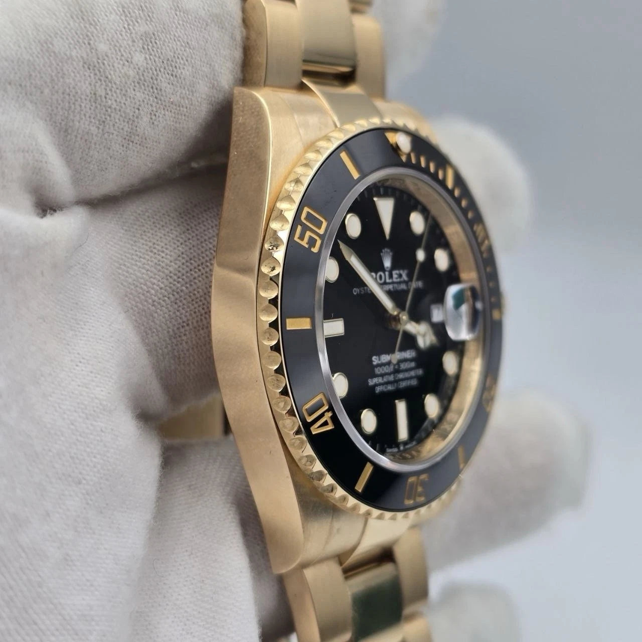 PAPERS 2023 Rolex Submariner Date 41mm 18k Yellow Gold Black Dial 126618LN BOX