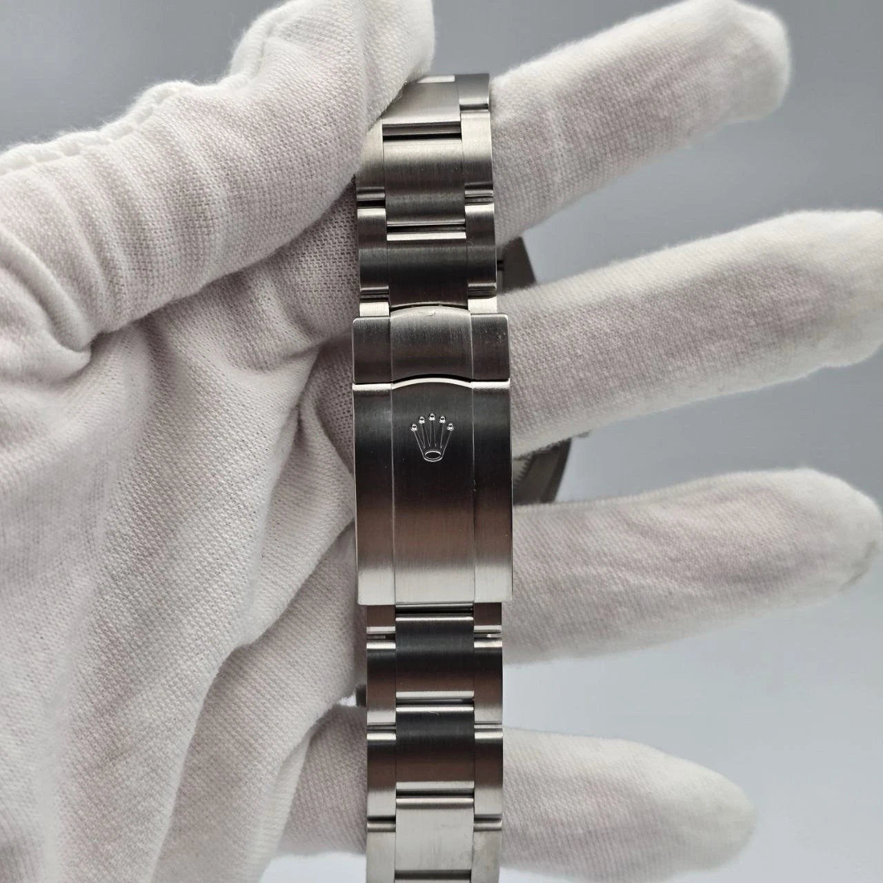 2025 PAPERS Rolex Oyster Perpetual 41mm Green Stainless Steel 124300 BOX
