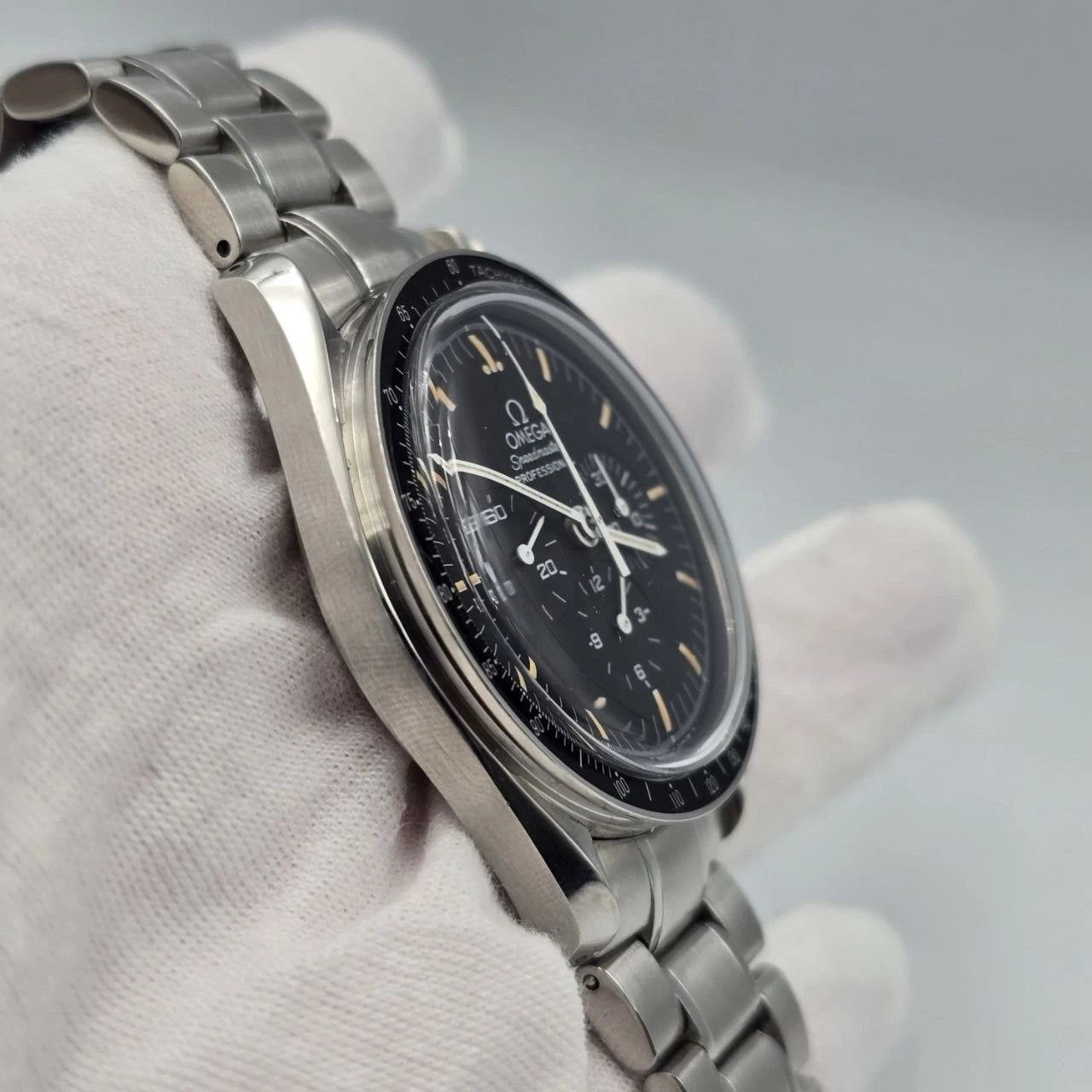 PAPERS Omega Speedmaster Moonwatch Professional 42mm Black Dial 3570.50